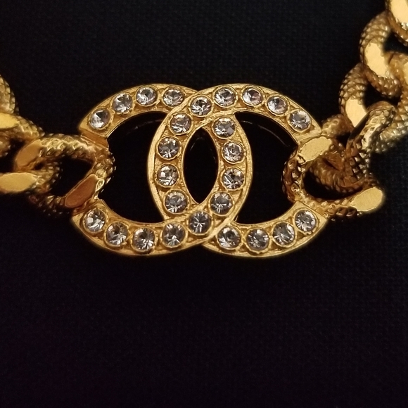 🆕️ Chanel CC Logo  Gold &Strass Necklese - Picture 6 of 15